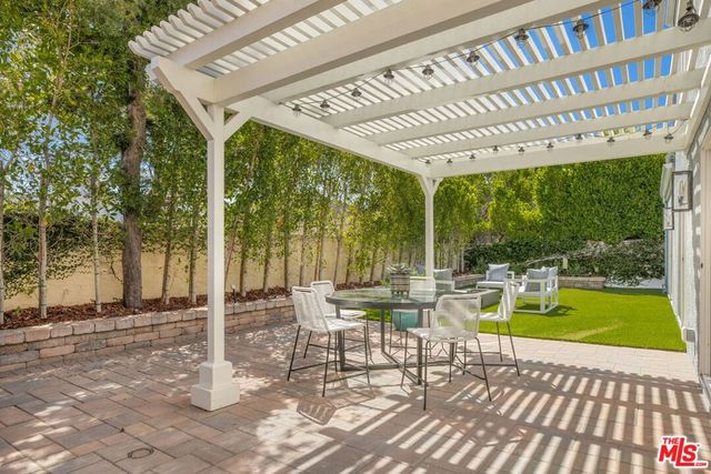 1736 Michael Lane, Pacific Palisades, CA 90272