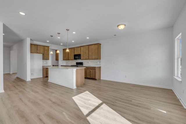 420 Stratford Station Dr, Lebanon, TN 37087