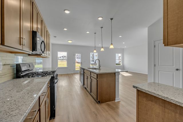 420 Stratford Station Dr, Lebanon, TN 37087