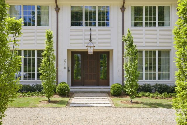 2710 Briarcliff Place, Charlotte, NC 28207