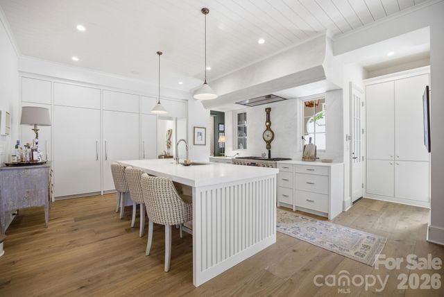 2710 Briarcliff Place, Charlotte, NC 28207