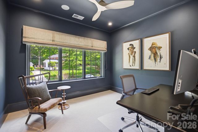 2710 Briarcliff Place, Charlotte, NC 28207