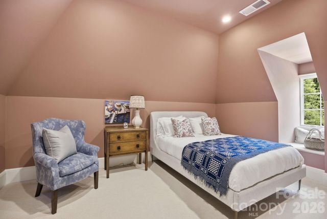 2710 Briarcliff Place, Charlotte, NC 28207