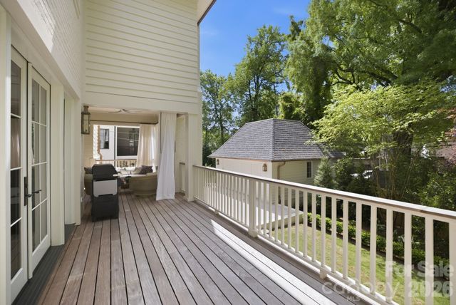 2710 Briarcliff Place, Charlotte, NC 28207