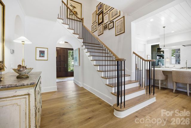 2710 Briarcliff Place, Charlotte, NC 28207