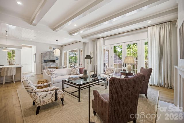 2710 Briarcliff Place, Charlotte, NC 28207