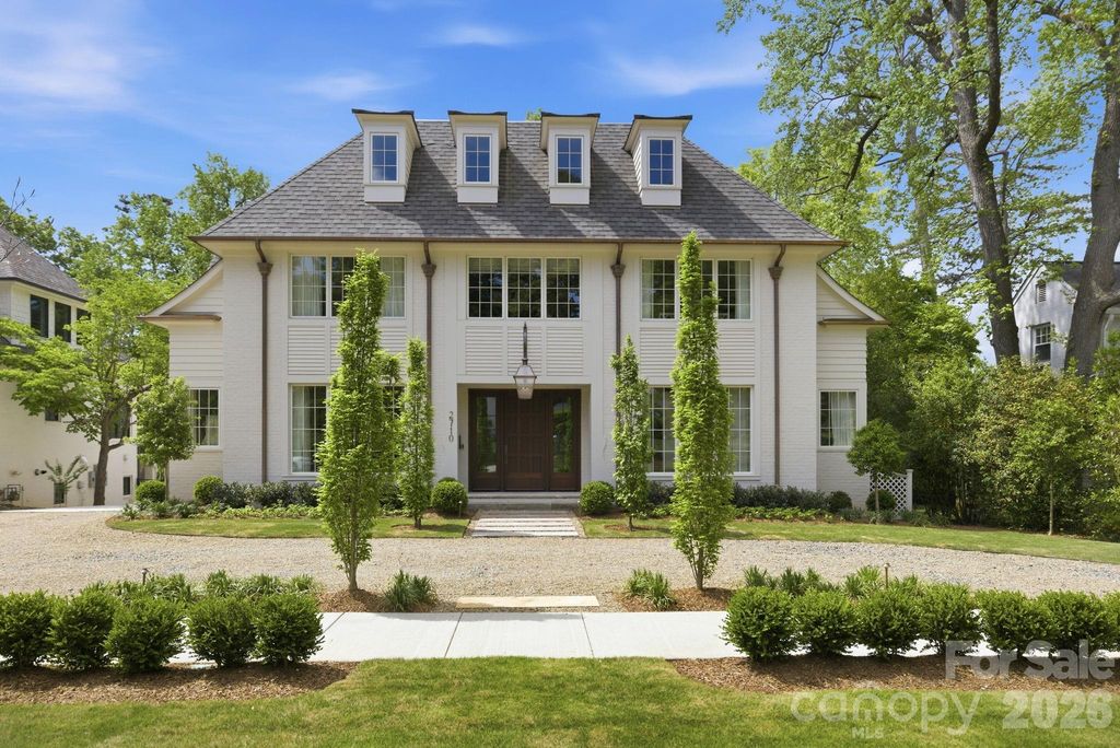2710 Briarcliff Place, Charlotte, NC 28207