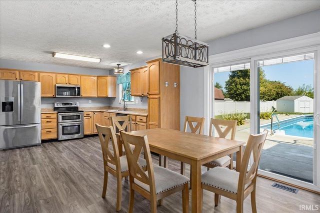 23 Freeman Drive, Rossville, IN 46065