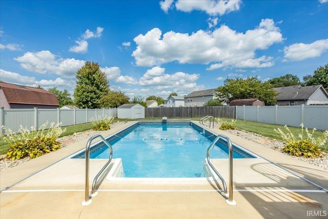 23 Freeman Drive, Rossville, IN 46065