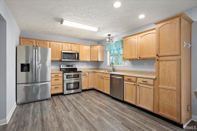 23 Freeman Drive, Rossville, IN 46065