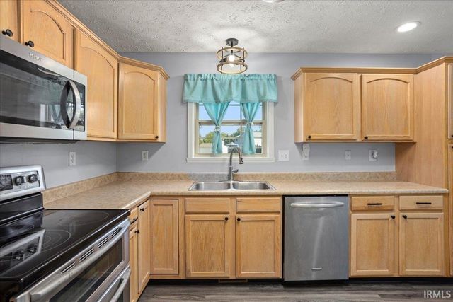 23 Freeman Drive, Rossville, IN 46065