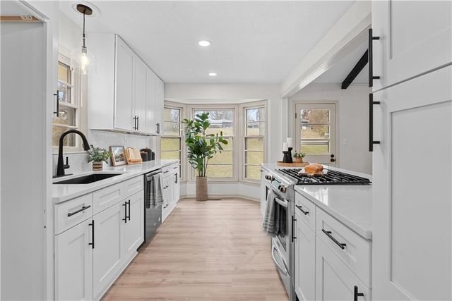 17813 E 26th Street, Independence, MO 64057