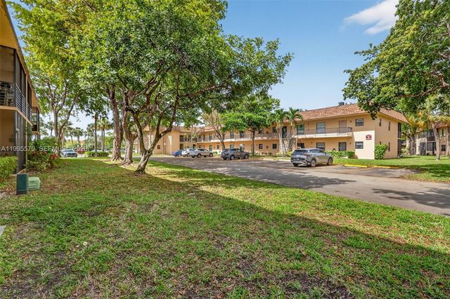 275 Gate Road 104, Hollywood, FL 33024
