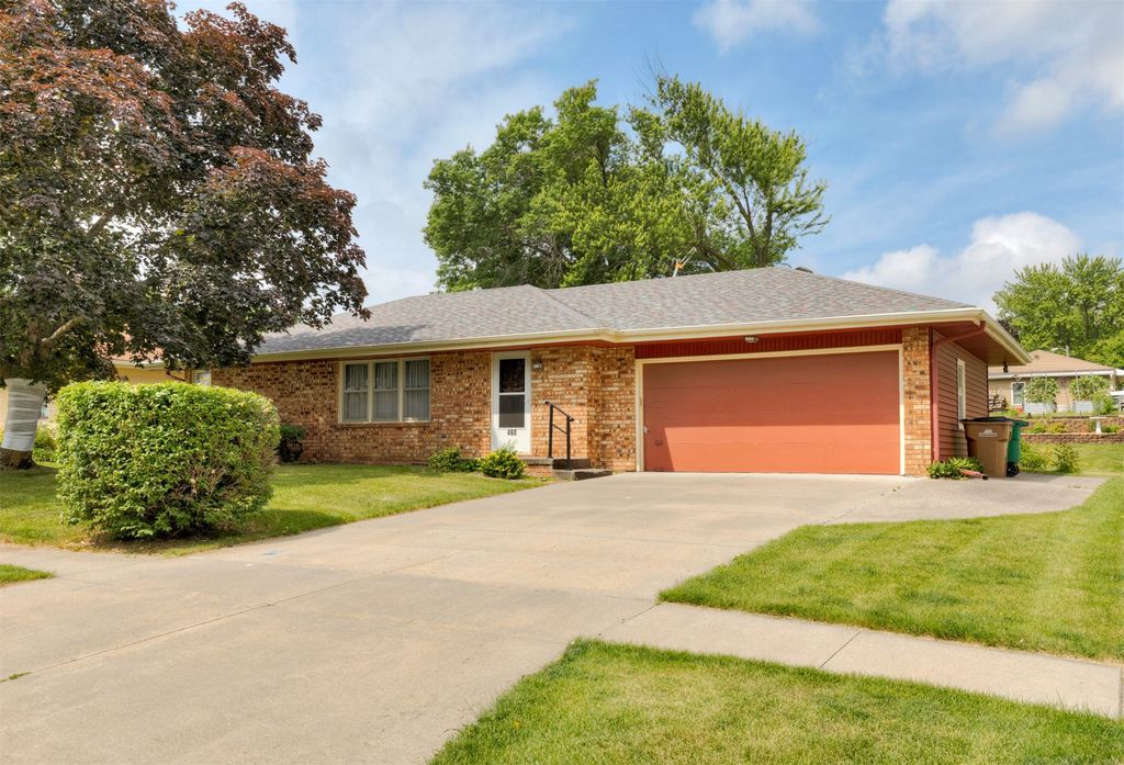 460 N 9th Street, Carlisle, IA 50047