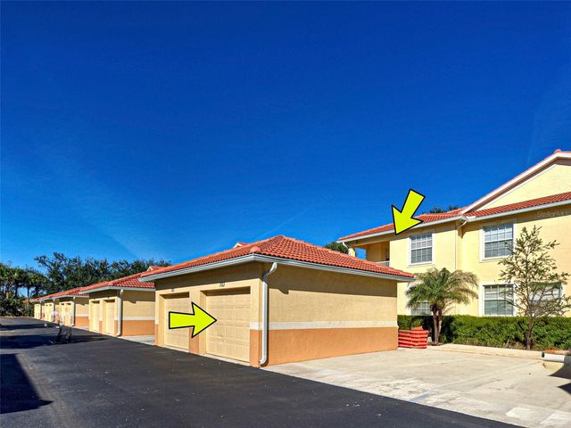 703 CASA DEL LAGO WAY 703, Venice, FL 34292