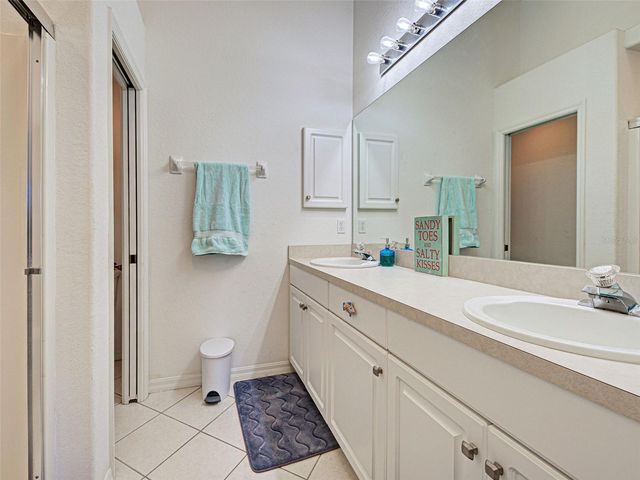 703 CASA DEL LAGO WAY 703, Venice, FL 34292