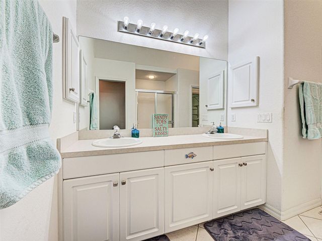 703 CASA DEL LAGO WAY 703, Venice, FL 34292