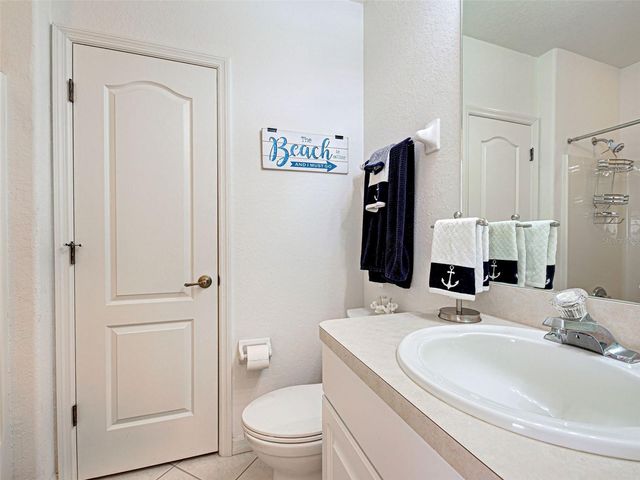 703 CASA DEL LAGO WAY 703, Venice, FL 34292