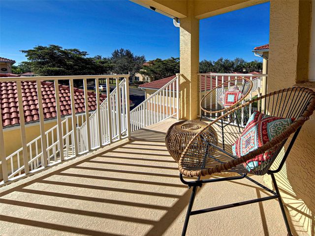 703 CASA DEL LAGO WAY 703, Venice, FL 34292