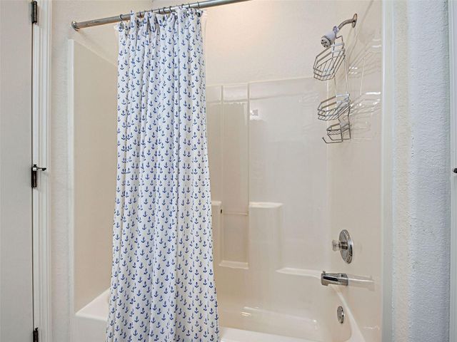 703 CASA DEL LAGO WAY 703, Venice, FL 34292