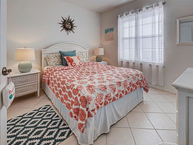 703 CASA DEL LAGO WAY 703, Venice, FL 34292