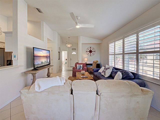 703 CASA DEL LAGO WAY 703, Venice, FL 34292