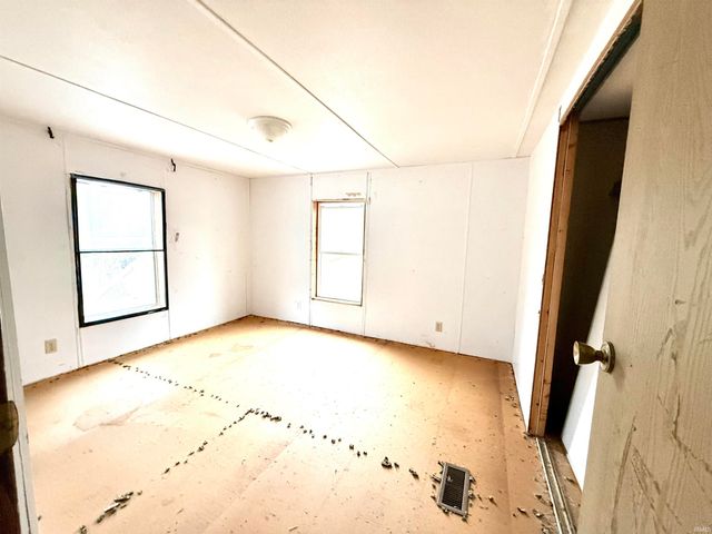 11154 N Landing Road, Monticello, IN 47960