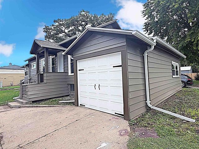 811 RANDALL PLACE, Oshkosh, WI 54901
