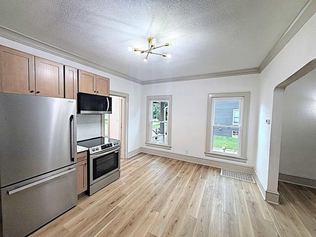 811 RANDALL PLACE, Oshkosh, WI 54901