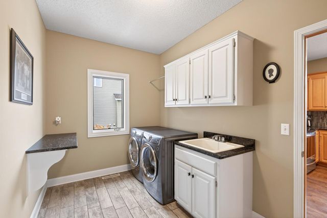 9300 Tewsbury Gate, Maple Grove, MN 55311