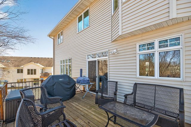 9300 Tewsbury Gate, Maple Grove, MN 55311