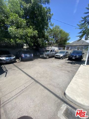 915 E 50th Street, Los Angeles, CA 90011