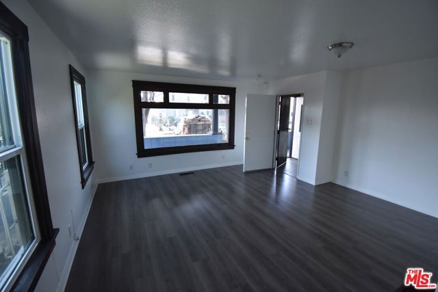 915 E 50th Street, Los Angeles, CA 90011