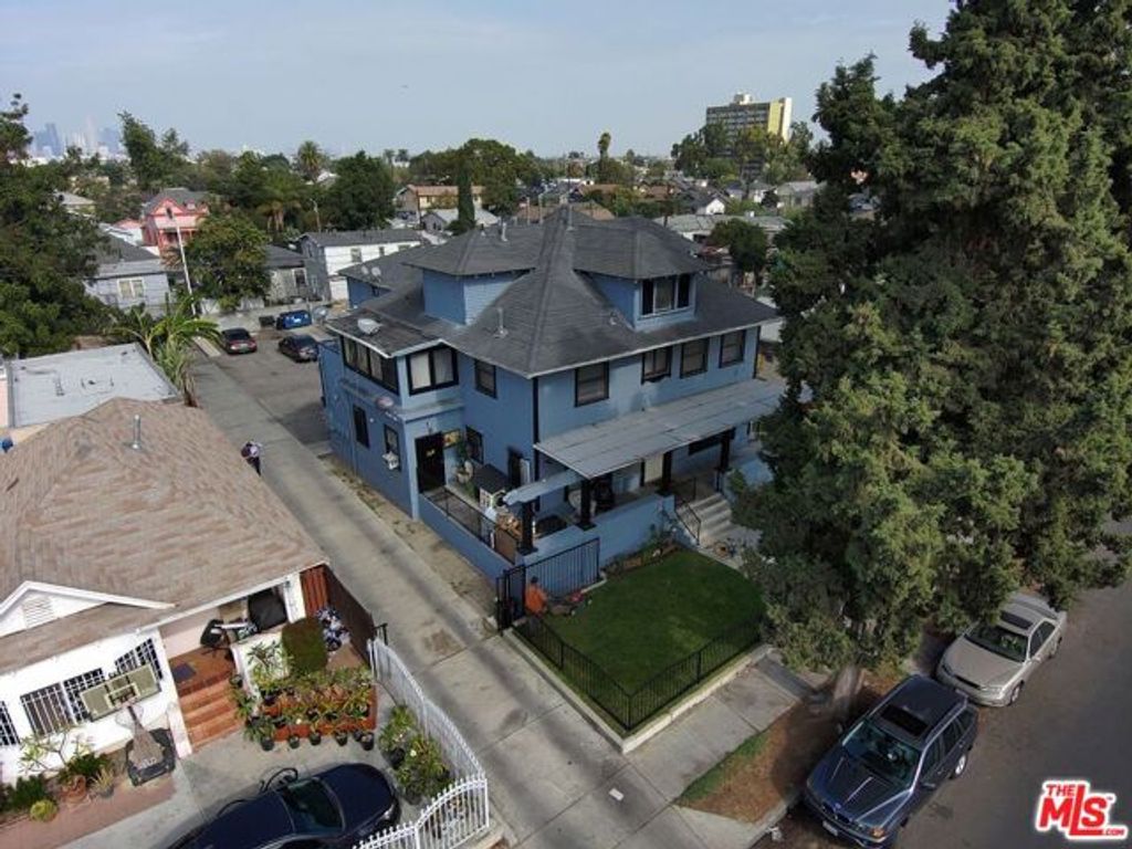 915 E 50th Street, Los Angeles, CA 90011