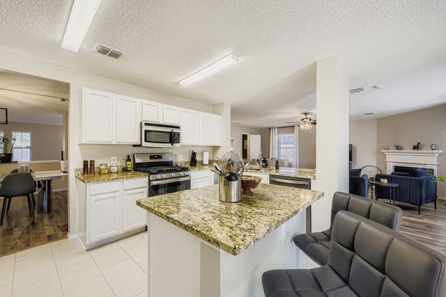 7107 Chambers Creek Lane, Arlington, TX 76002