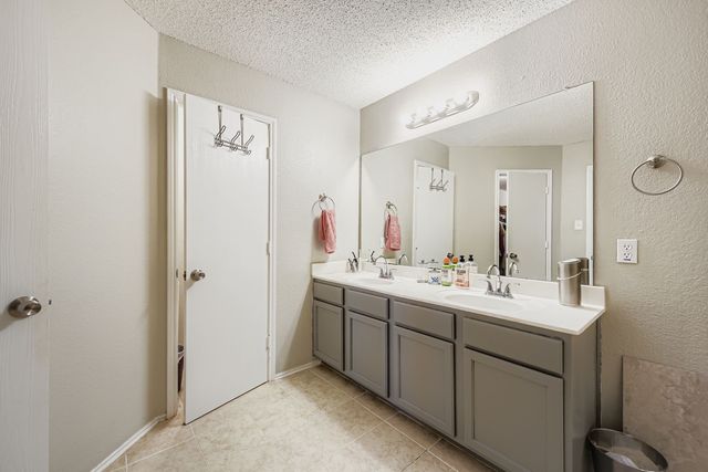 7107 Chambers Creek Lane, Arlington, TX 76002