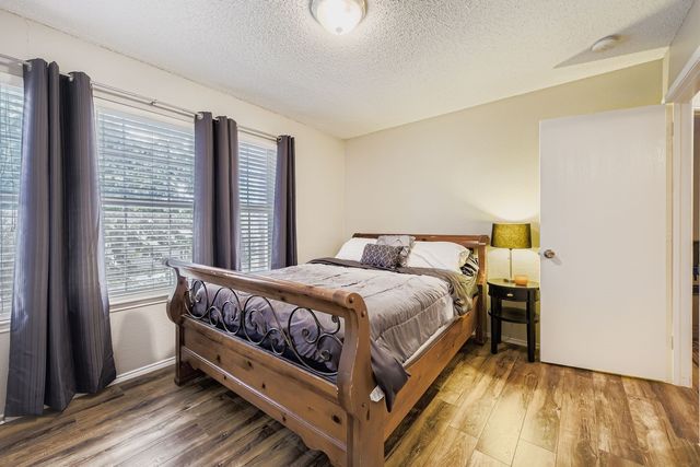 7107 Chambers Creek Lane, Arlington, TX 76002