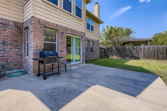 7107 Chambers Creek Lane, Arlington, TX 76002