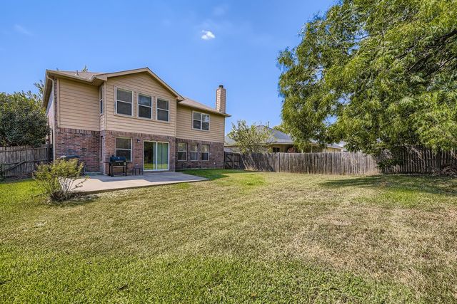 7107 Chambers Creek Lane, Arlington, TX 76002