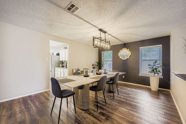 7107 Chambers Creek Lane, Arlington, TX 76002