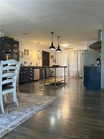 708 E Grand Avenue, Lacygne, KS 66040