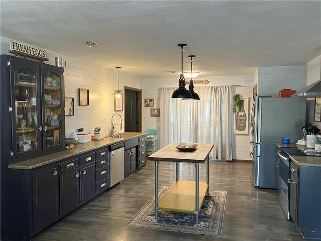 708 E Grand Avenue, Lacygne, KS 66040