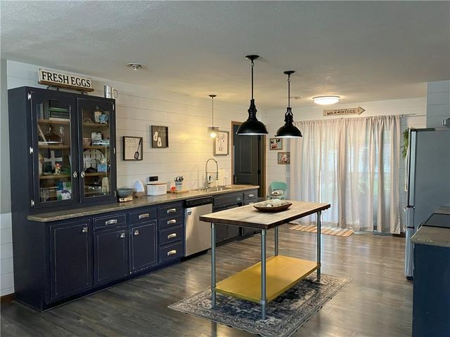 708 E Grand Avenue, Lacygne, KS 66040