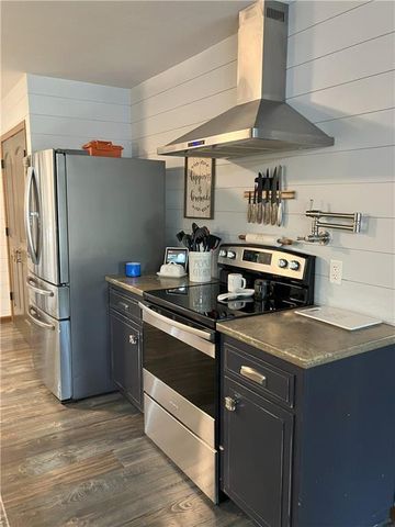 708 E Grand Avenue, Lacygne, KS 66040