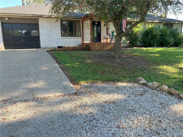 708 E Grand Avenue, Lacygne, KS 66040