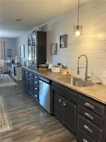 708 E Grand Avenue, Lacygne, KS 66040