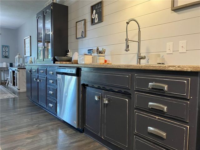 708 E Grand Avenue, Lacygne, KS 66040