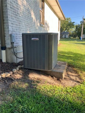 708 E Grand Avenue, Lacygne, KS 66040