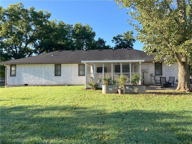 708 E Grand Avenue, Lacygne, KS 66040