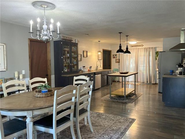 708 E Grand Avenue, Lacygne, KS 66040